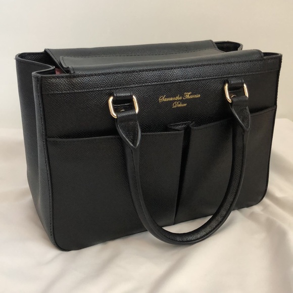 Samantha Thavasa Deluxe black Purse with gold details - Picture 3 of 9
